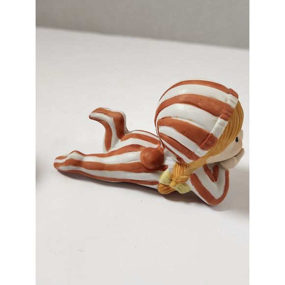 Enesco Country Cousins Christmas Figurines – Set of 2 | 1980s Vintage Decor - Picture 5 of 14